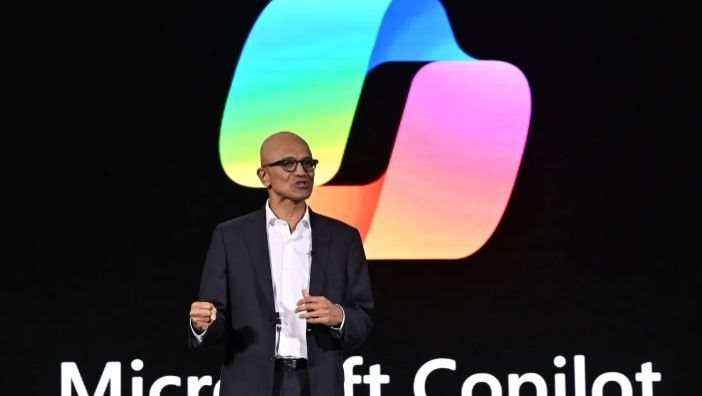 Microsoft Copilot vs Google Gemini: Lý do doanh nghiệp quay lưng với Microsoft?